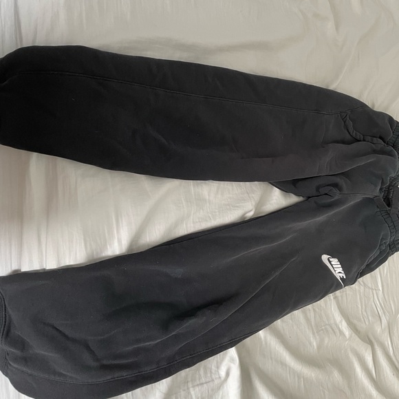 Nike Large kids black pants - Picture 1 of 1